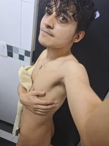 eros_fangs Freshly bathed slika