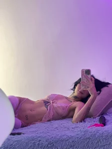 Imagine you & me in bed😘 de Axarasss_  2 photos