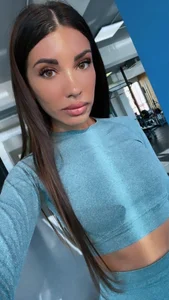 Astunner Hot mmm Pic