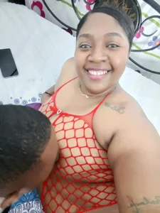 Mia-Victory Public Pic