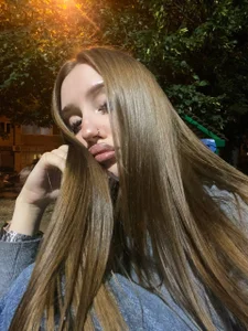 Milena_Awesome Public Pic 4