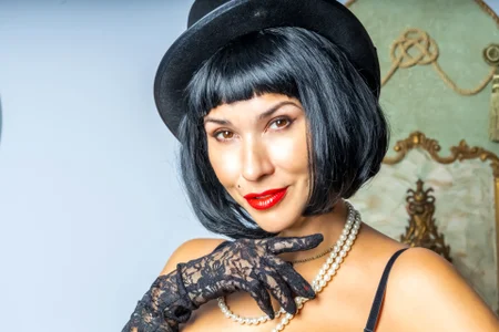 VanessaJonson: Burlesque ( 3 фото)