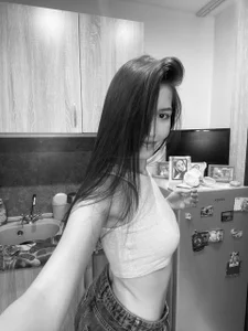 Lora_P1anaのKisses 💋の 5枚の写真