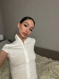AnabelHun Playful & Flirty Foto 3