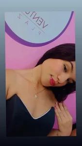 Little-Pussy19 Public Foto 2