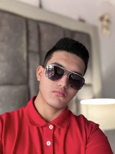 alexandergrey760886のPublicの 2枚の写真