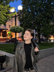 RoyalVelour_ Out for a walk while it’s still warm out 😏 Poză