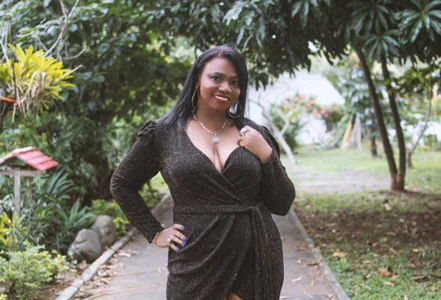 BellaMoakXX feliz зображення