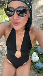 Scarleth_Fox_ “It’s not a pose, it’s an attitude.” Pic