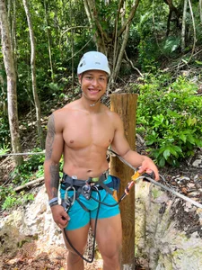 abu_dhabi_21のLOVEMEの枚の写真