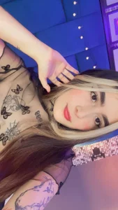 elodie_walker Rabbit 🥕🐰✨🌸 Bilde 4