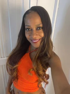 karla_dunn Am I your desire?😈 Pic