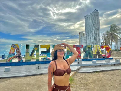 sunshine_uwu22 kullanıcısının YOUR DIRTY QUEEN 🤎💩😈 albümü -  2 fotoğraf