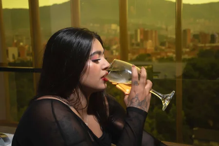 lilithst_ You coming with me? 🍷 Gambar 2