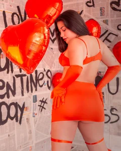 nala_evanss_: Public ( 3 фото)