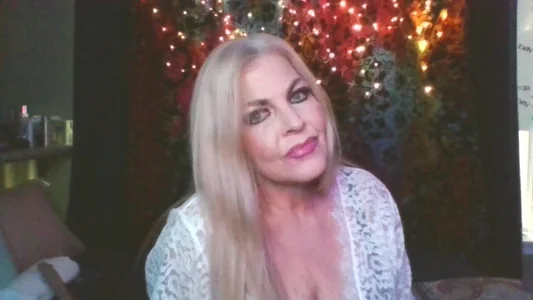MamaTease Public Pic 5