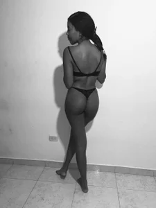 FireBrunette Public Bilde 3