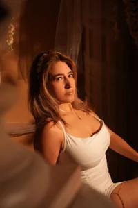 adela_chase THE PRINCESS OF YOUR DREAMS Pic 2