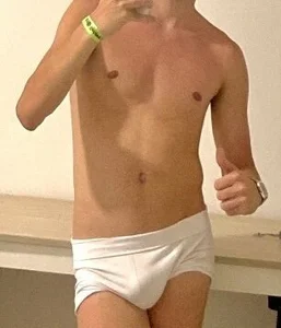 FELLIPPERs XXX nøgenfoto 1