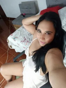 💋 Guess Who’s Back de CarolinaLove69  4 photos