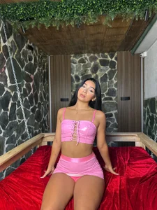 MeganCruzGB Something for you 🌳 Pic 4