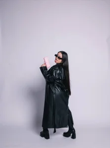 AlberthaEscue Silken Confidence Pic 5