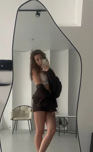 KeilaJeschon Grace in motion🦢 Pic 2