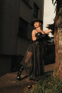 AliceHarper_ Black Sunset Pic 2