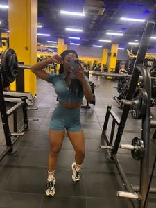 aprilebony_ Gym💪🏻  2. fénykép