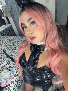 A cute bunny 🐰💜😏 de Little_Angelica18  4 photos