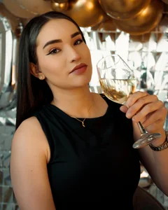 chelsea_bolton_ HAPPY NEW YEARS🍾🍾 Bilde 3