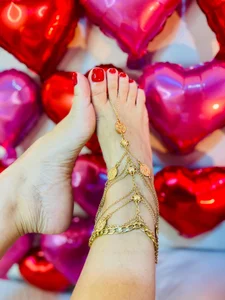 Miah_gomez_ Do you like my feet? 圖片