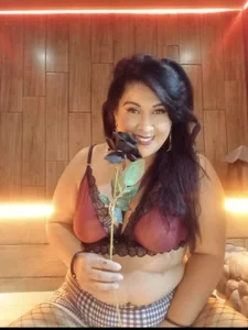 CurvyFireLatina Public Pic 5