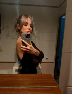 Public de Amelia_Broooks  Imagens