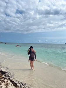 mia_slora EThe ocean was not the only thing that raised the Foto 3