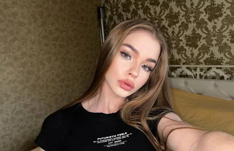 Milla_Rae Public Bilde