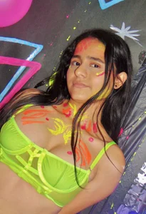 Neon Beauty de Giselle_Roldan  2 Imagens