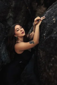 black silk and the sea🌊💧 de _Tessa_May_  Imagens