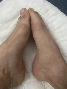 goldenboyhot: my feet and balls ( 2 фото)