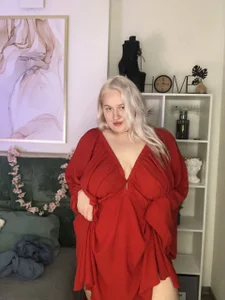 Lina_Hottie: LADY IN RED ( 7 фото)