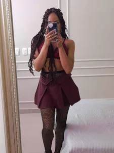 LailaDavidson Public Εικόνα 3