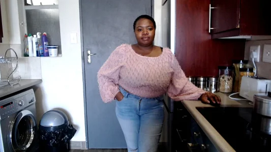 VoluptuousXX5 Endowed Bbe Foto