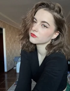 CarolannMirjah lipstick on my lips🫦 Pic 3
