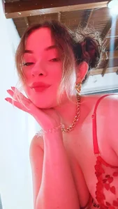 Victoria_Frostt How do I look in red? Pic 4