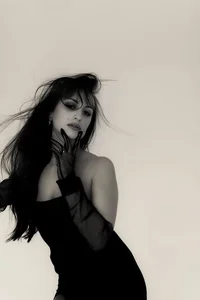 KamilaFoxy Stripped to the Core Pic 6