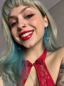 lavenderluxe How do you like me in this image? Pic 3