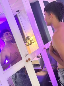 Ash_Russell Public Kuva 3