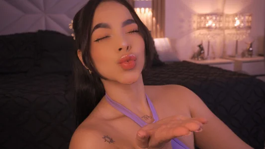 imLeanna_ Caught you looking slika 4