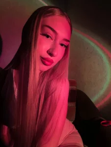 AlinaTeaseX pink vibe Pic 4