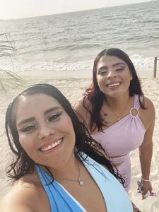 nicky_andcamil We in the beach Pic 2